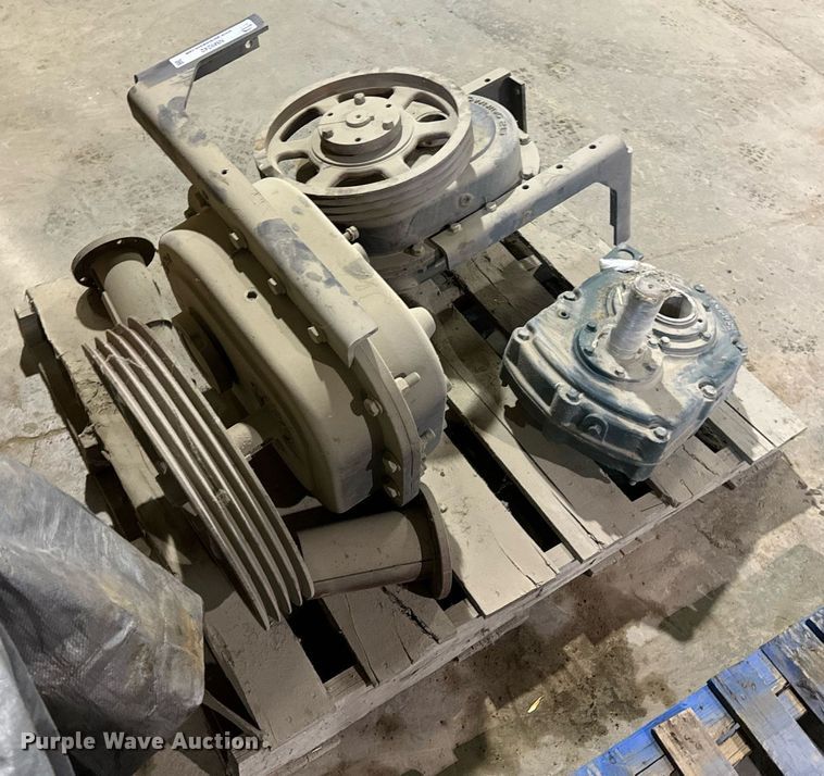 image for item NM9242 (3) gear boxes