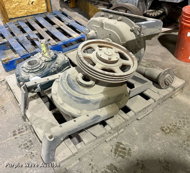 image for item NM9242 (3) gear boxes