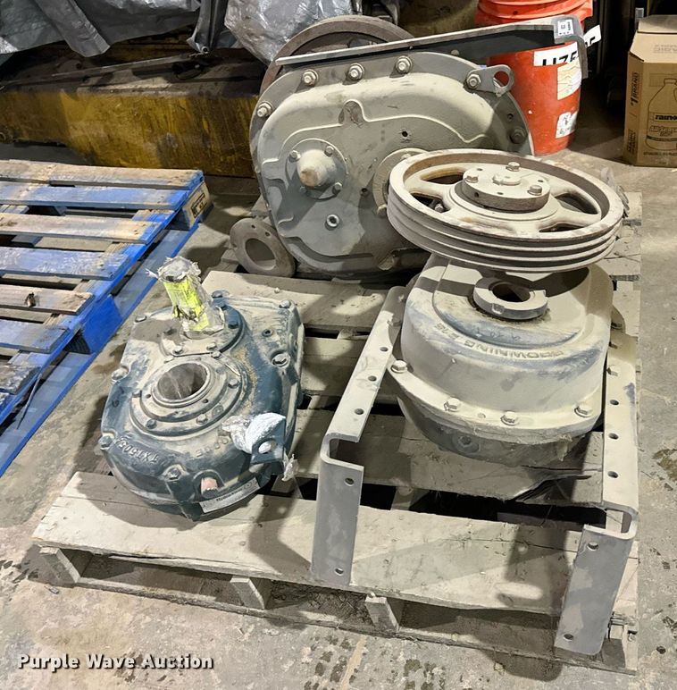 image for item NM9242 (3) gear boxes