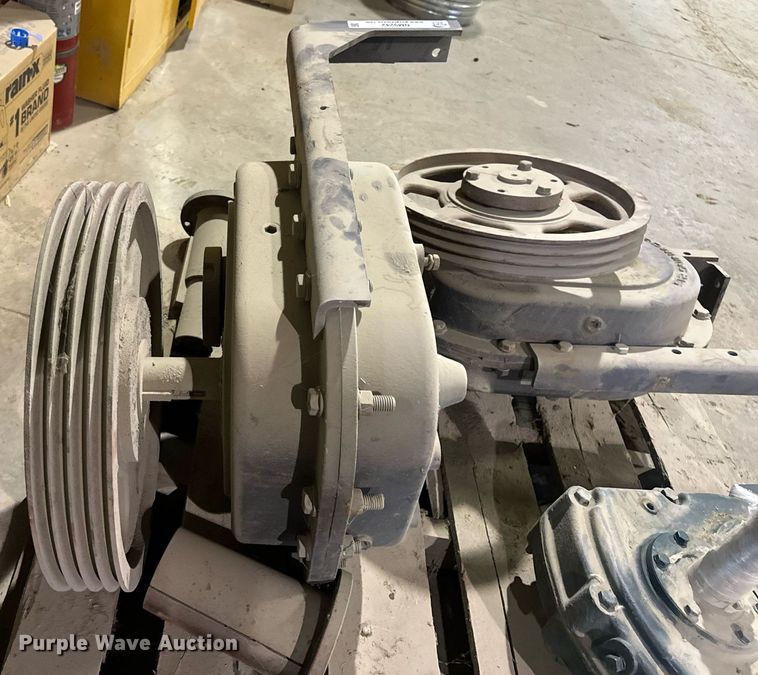 image for item NM9242 (3) gear boxes