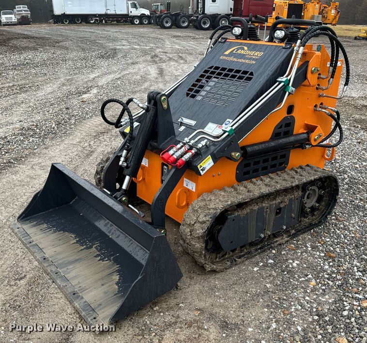 image for item NM9248 Landhero compact utility loader