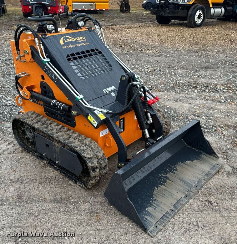 image for item NM9248 Landhero compact utility loader