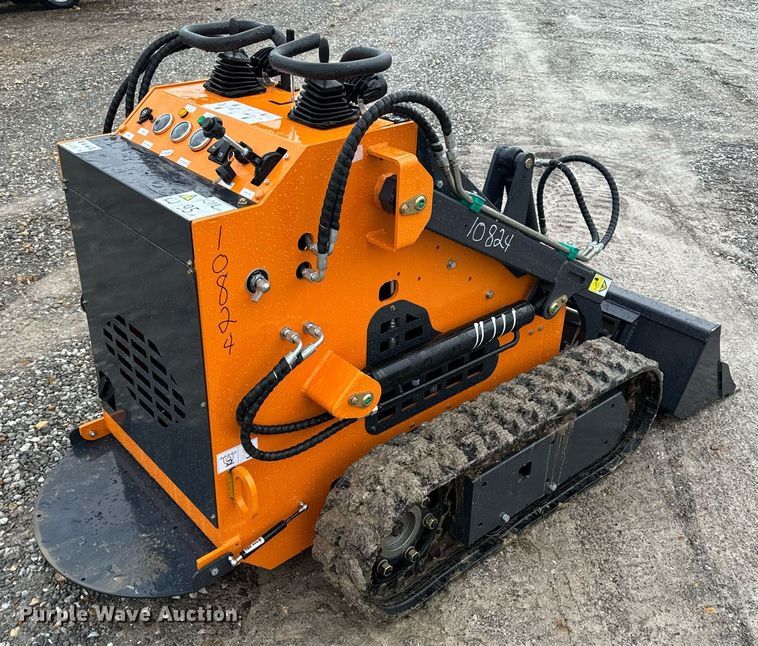 image for item NM9248 Landhero compact utility loader