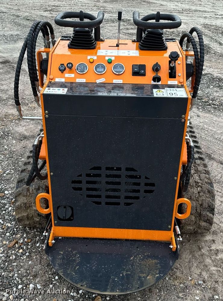 image for item NM9248 Landhero compact utility loader