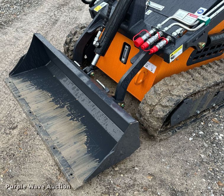 image for item NM9248 Landhero compact utility loader