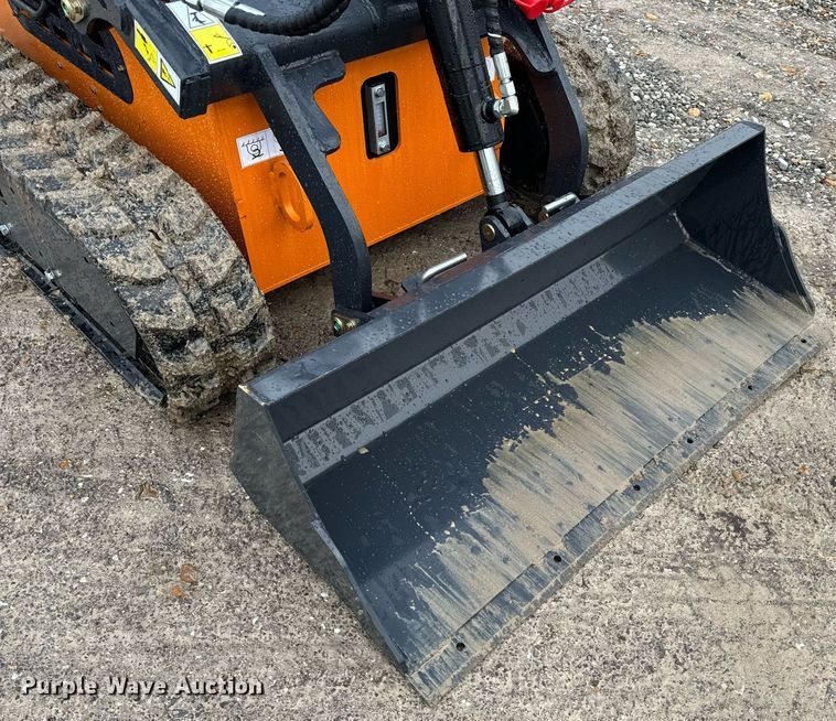 image for item NM9248 Landhero compact utility loader