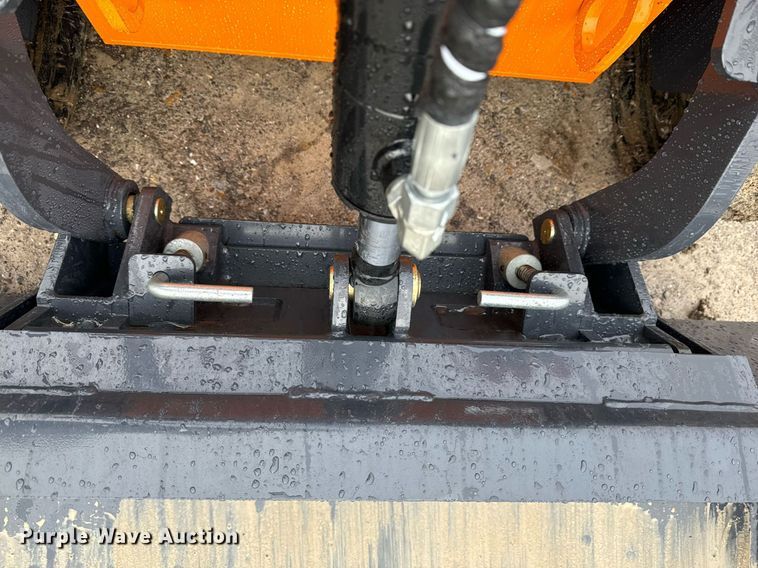 image for item NM9248 Landhero compact utility loader