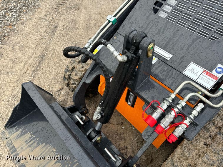 image for item NM9248 Landhero compact utility loader