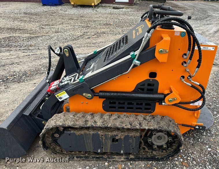 image for item NM9248 Landhero compact utility loader