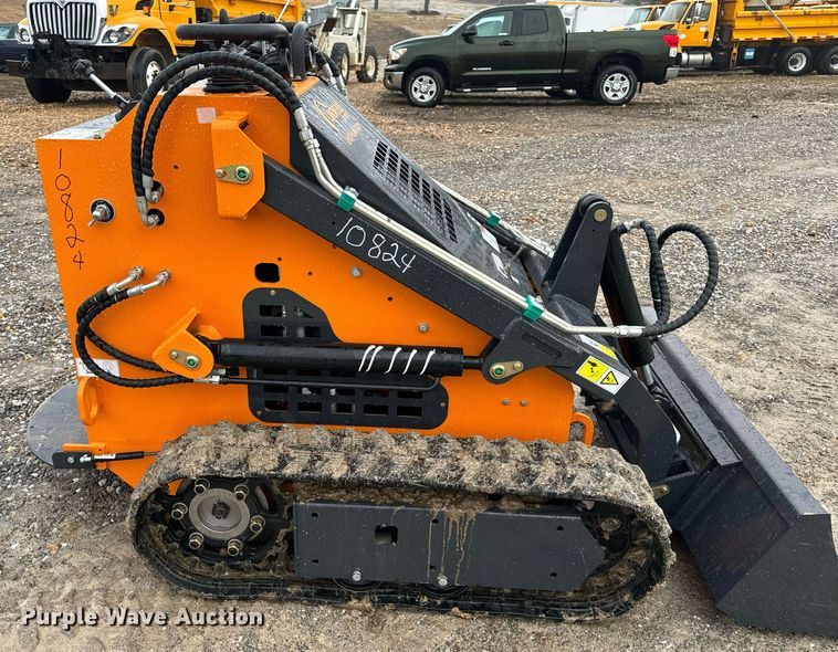 image for item NM9248 Landhero compact utility loader