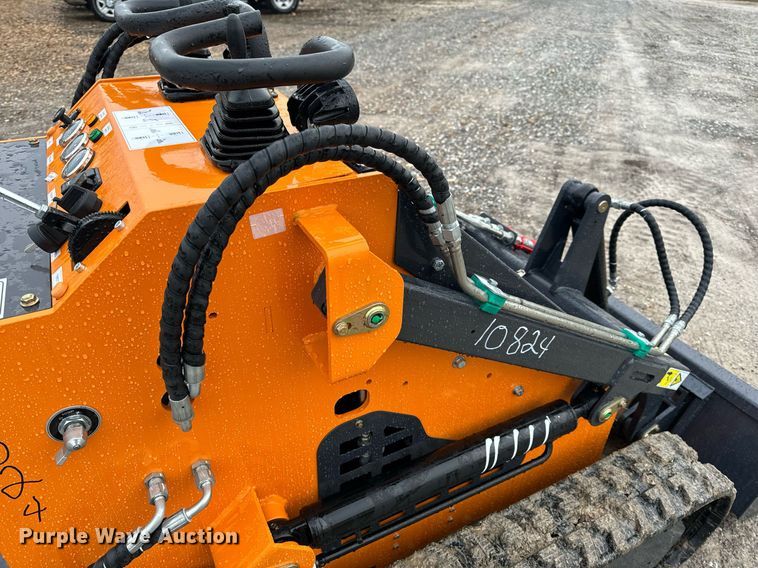 image for item NM9248 Landhero compact utility loader