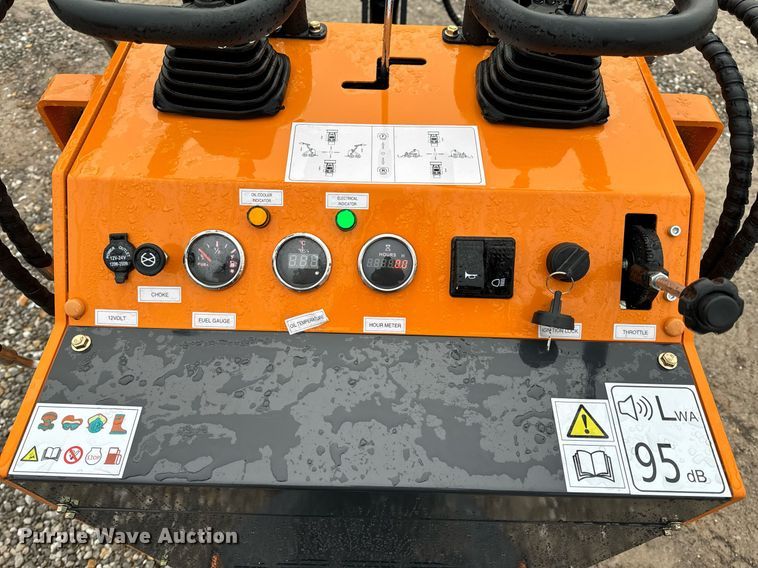 image for item NM9248 Landhero compact utility loader