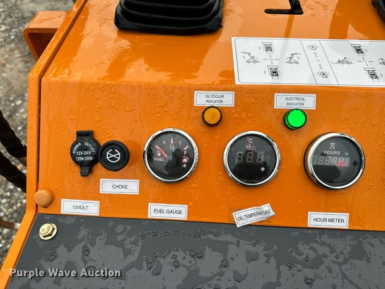 image for item NM9248 Landhero compact utility loader