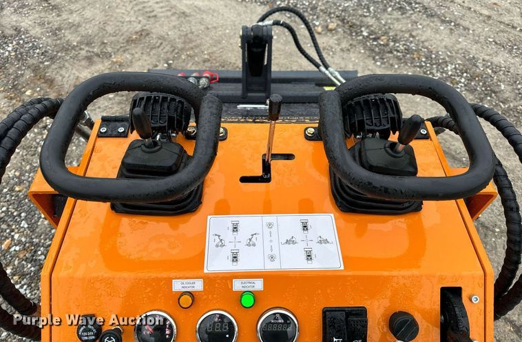 image for item NM9248 Landhero compact utility loader