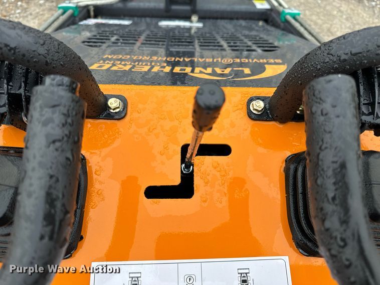 image for item NM9248 Landhero compact utility loader