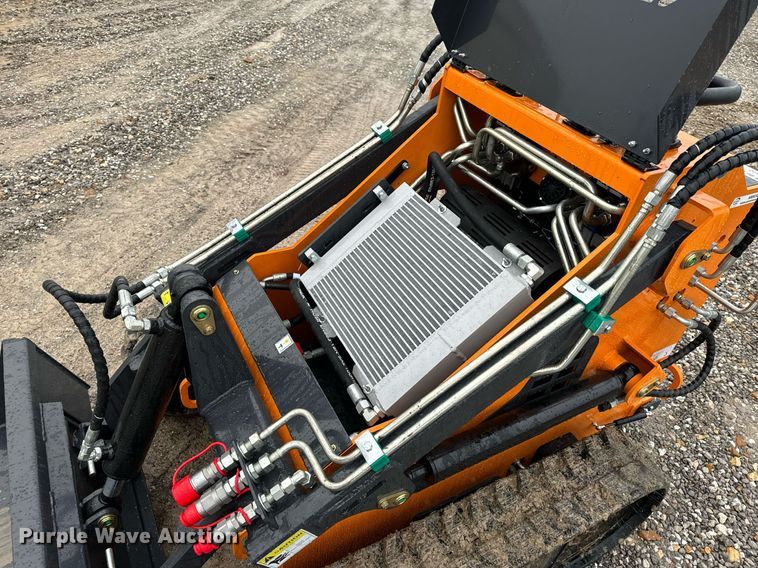 image for item NM9248 Landhero compact utility loader