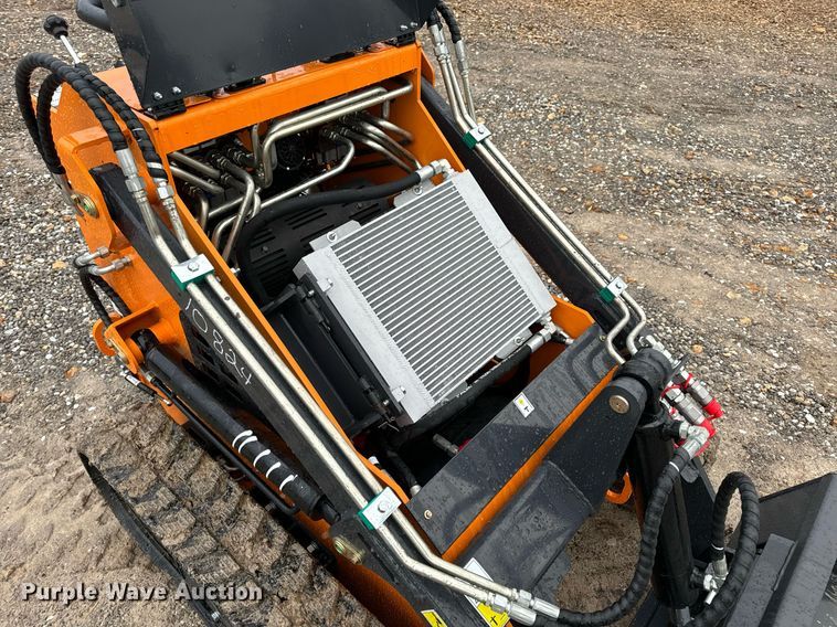 image for item NM9248 Landhero compact utility loader