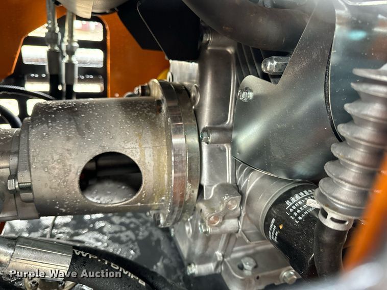 image for item NM9248 Landhero compact utility loader