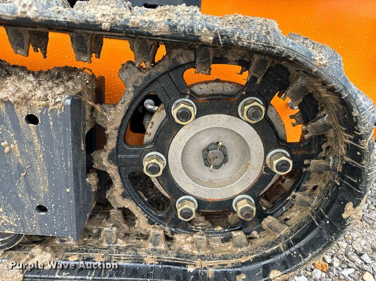 image for item NM9248 Landhero compact utility loader