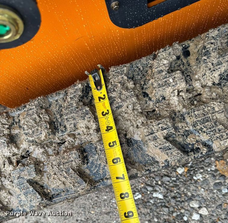 image for item NM9248 Landhero compact utility loader