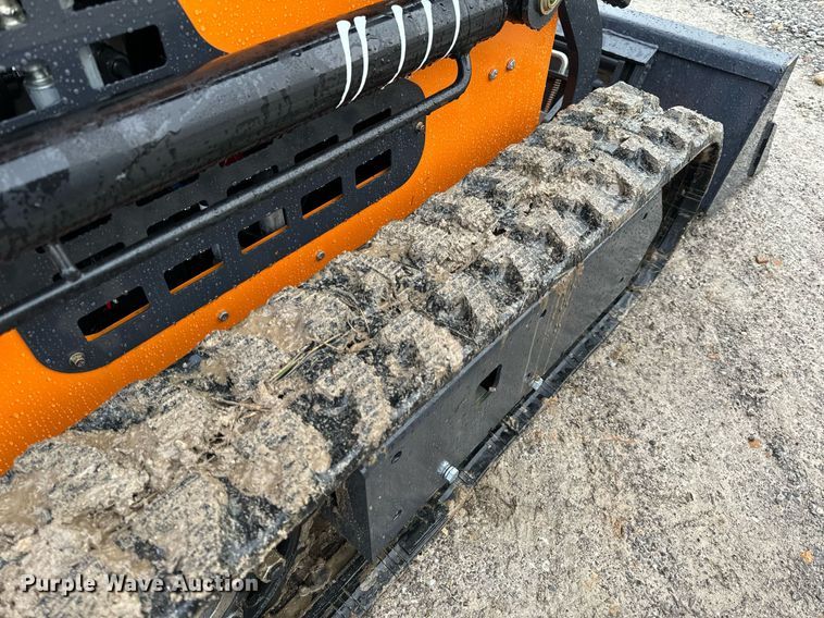 image for item NM9248 Landhero compact utility loader