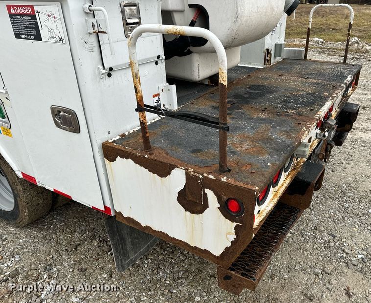 image for item NM9253 2014 Ford F550 Super Duty XL bucket truck