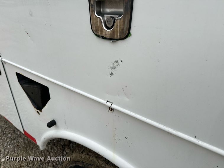 image for item NM9253 2014 Ford F550 Super Duty XL bucket truck