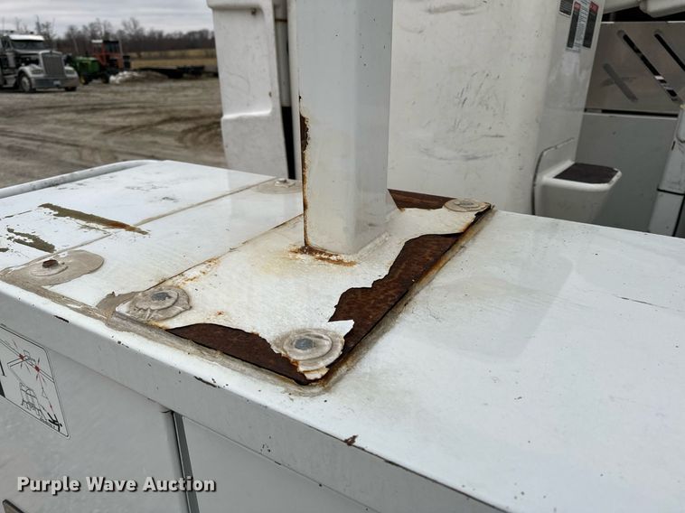 image for item NM9253 2014 Ford F550 Super Duty XL bucket truck