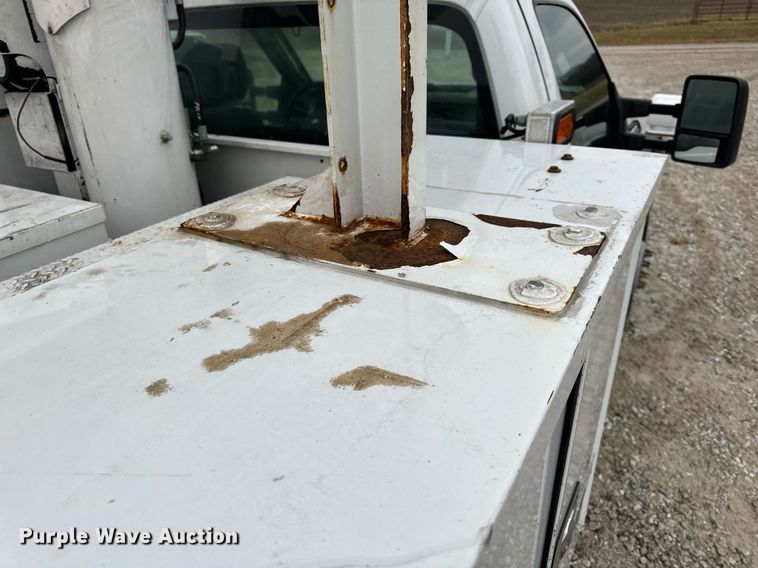 image for item NM9253 2014 Ford F550 Super Duty XL bucket truck