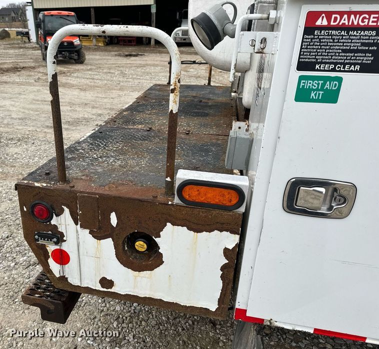 image for item NM9253 2014 Ford F550 Super Duty XL bucket truck