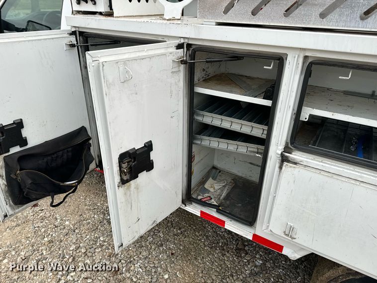 image for item NM9253 2014 Ford F550 Super Duty XL bucket truck