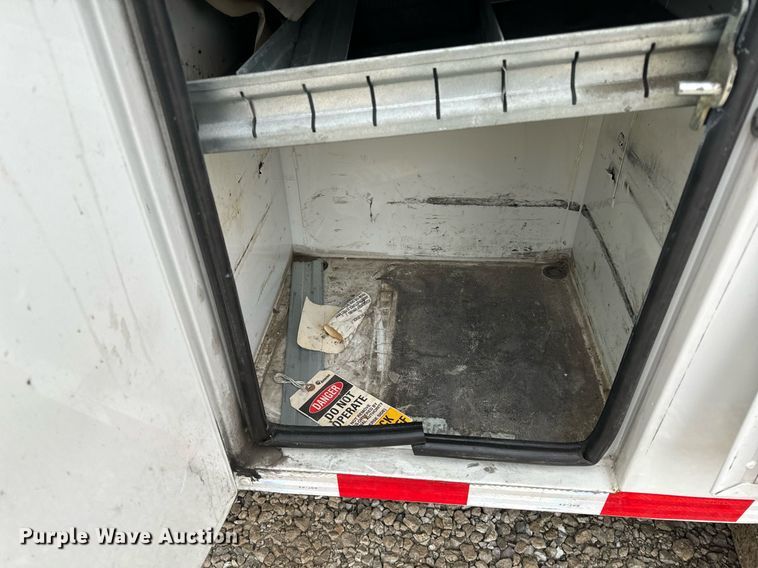 image for item NM9253 2014 Ford F550 Super Duty XL bucket truck