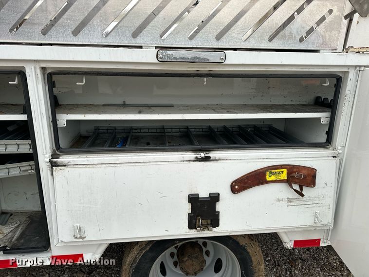 image for item NM9253 2014 Ford F550 Super Duty XL bucket truck