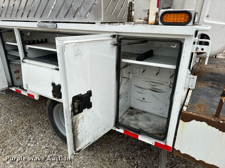 image for item NM9253 2014 Ford F550 Super Duty XL bucket truck