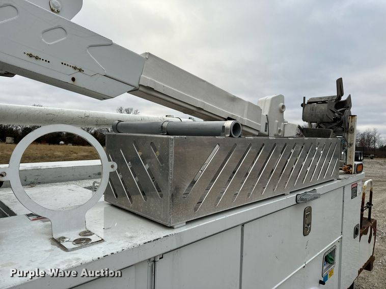 image for item NM9253 2014 Ford F550 Super Duty XL bucket truck