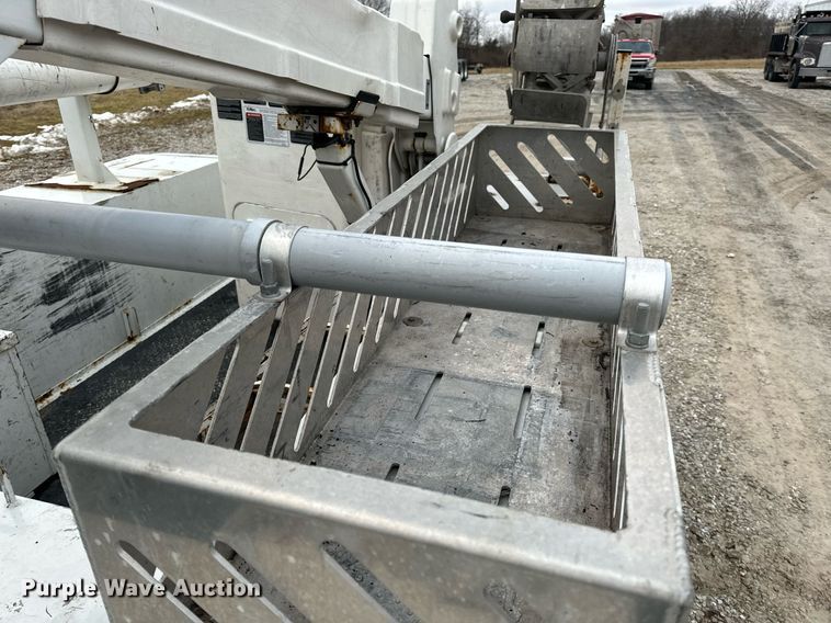 image for item NM9253 2014 Ford F550 Super Duty XL bucket truck