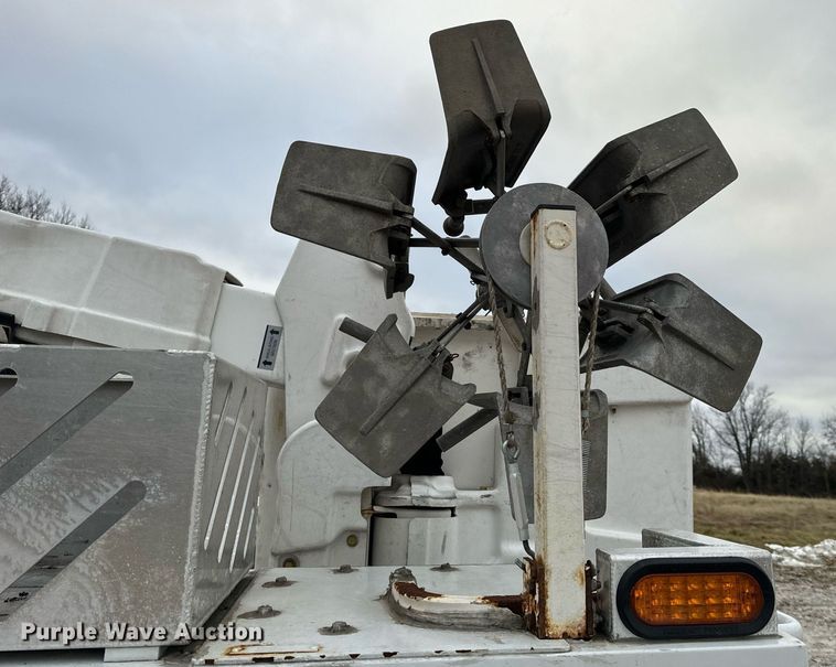 image for item NM9253 2014 Ford F550 Super Duty XL bucket truck