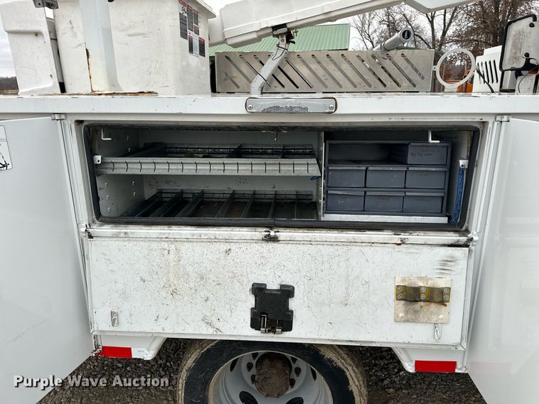 image for item NM9253 2014 Ford F550 Super Duty XL bucket truck