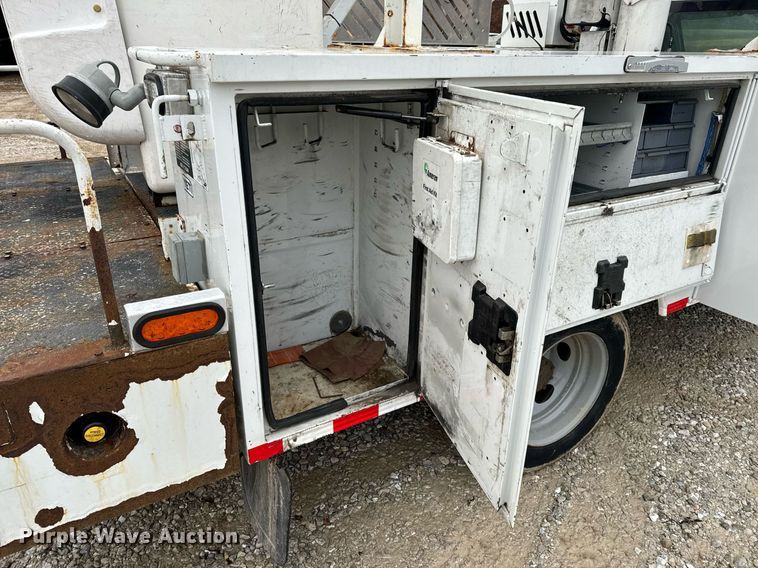 image for item NM9253 2014 Ford F550 Super Duty XL bucket truck