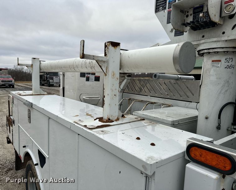 image for item NM9253 2014 Ford F550 Super Duty XL bucket truck