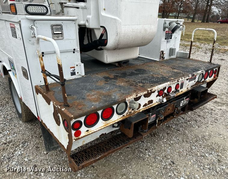 image for item NM9253 2014 Ford F550 Super Duty XL bucket truck