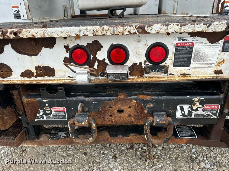 image for item NM9253 2014 Ford F550 Super Duty XL bucket truck