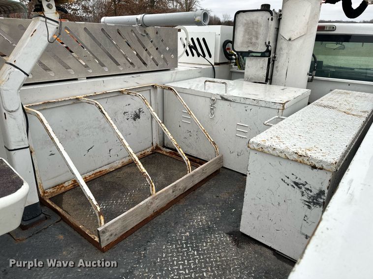 image for item NM9253 2014 Ford F550 Super Duty XL bucket truck