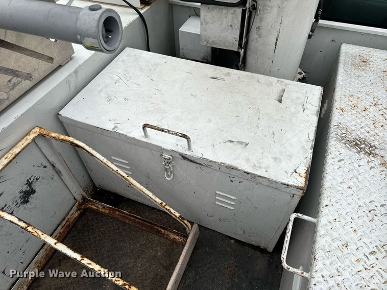 image for item NM9253 2014 Ford F550 Super Duty XL bucket truck