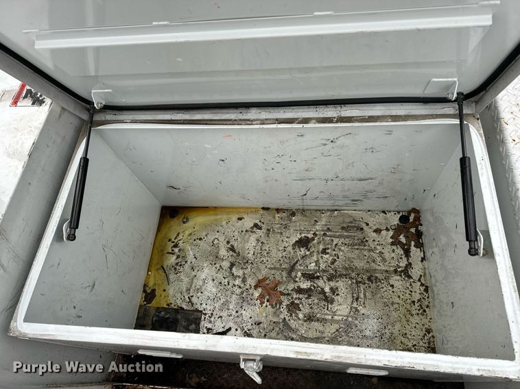 image for item NM9253 2014 Ford F550 Super Duty XL bucket truck