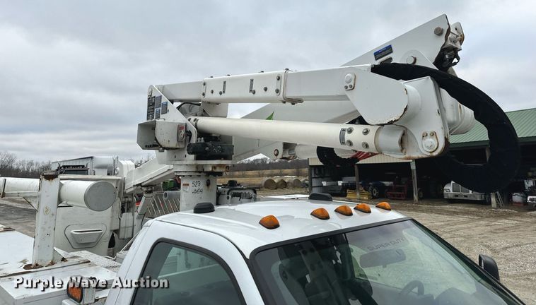 image for item NM9253 2014 Ford F550 Super Duty XL bucket truck