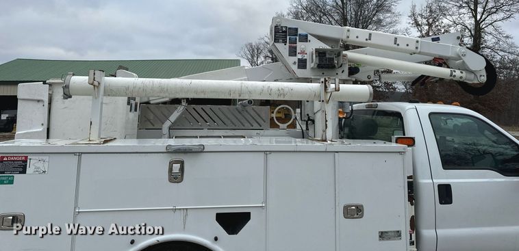 image for item NM9253 2014 Ford F550 Super Duty XL bucket truck