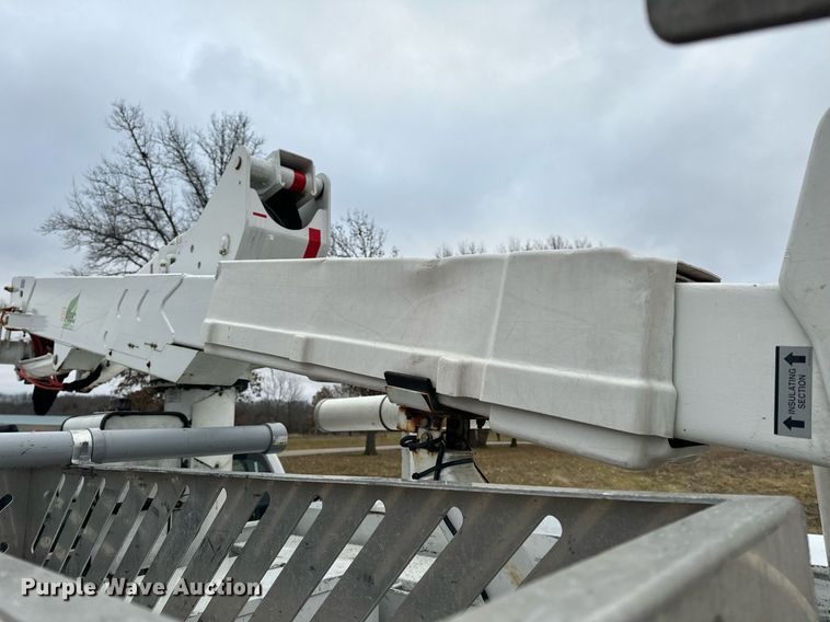 image for item NM9253 2014 Ford F550 Super Duty XL bucket truck