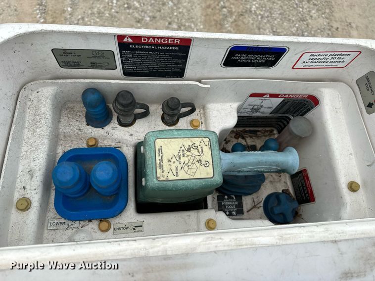 image for item NM9253 2014 Ford F550 Super Duty XL bucket truck