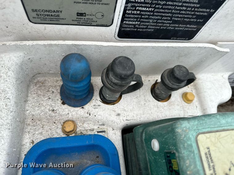 image for item NM9253 2014 Ford F550 Super Duty XL bucket truck